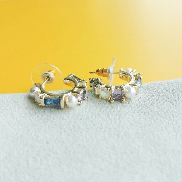 Kendra Scott Madelyn Gold Multi Mix Earrings - Picture 4 of 4